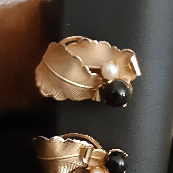 STAR BRAND CLIP EARRINGS/VINTAGE - Picture 4 of 7